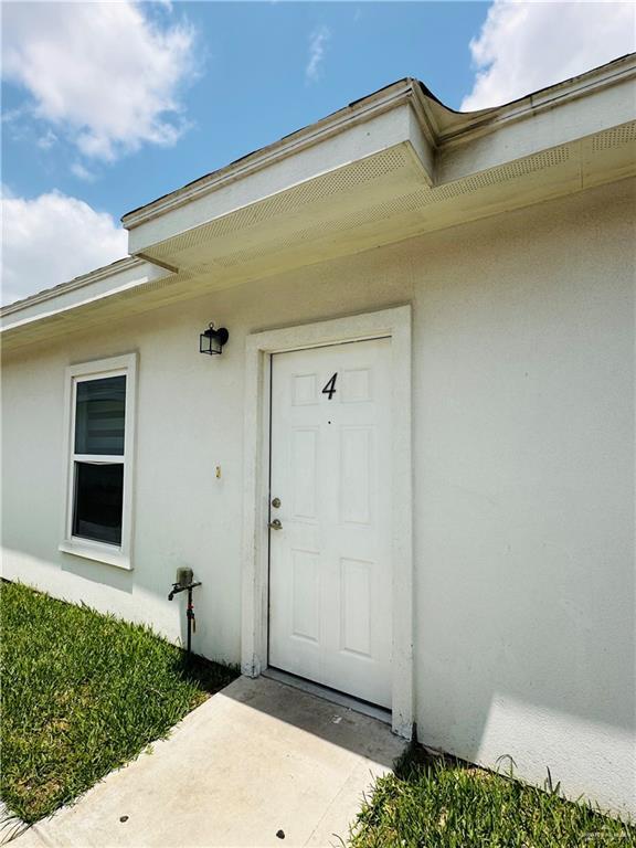 Building Photo - 2203 S Pamplona St