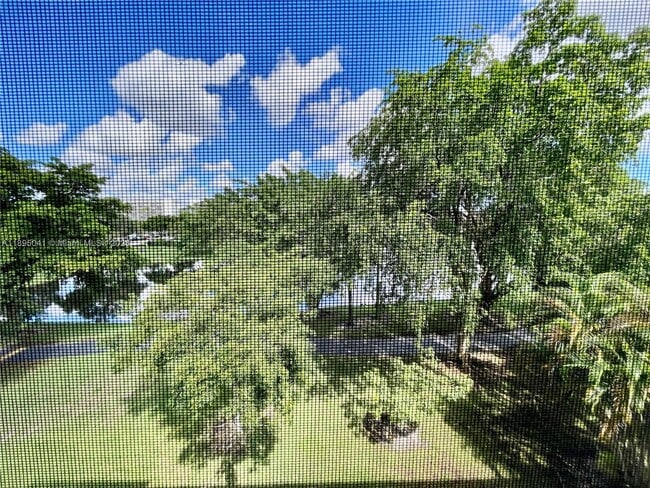 Building Photo - 2209 S Cypress Bend Dr