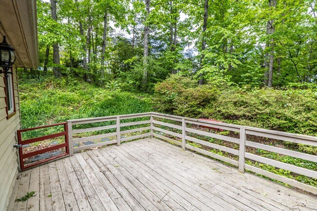 Building Photo - 1476 Gray Stone Court - Millcreek