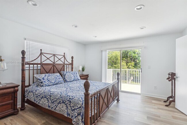 Building Photo - 6300 SW 144th St