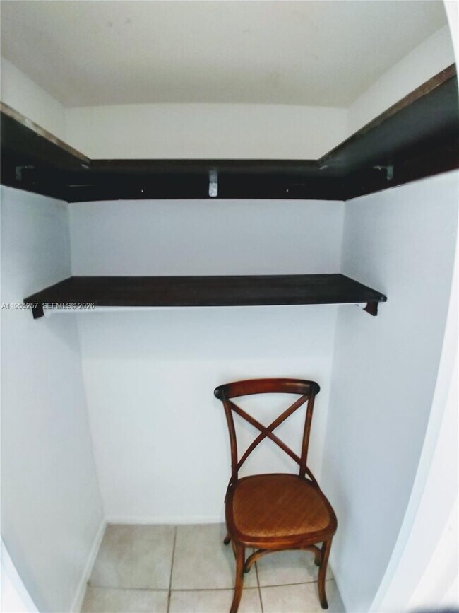 Building Photo - 1228 West Ave