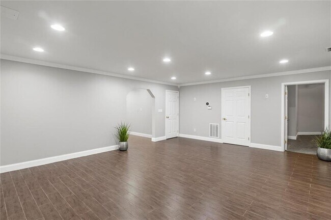 Building Photo - 2115 Julien Overlook