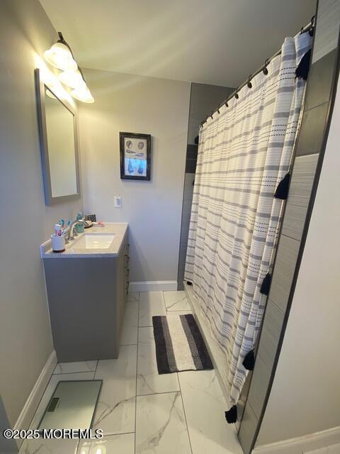 Building Photo - 715 Pine Dr