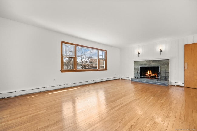 Building Photo - 5 Saviano Ln