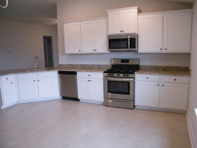 Building Photo - 5315 New Iberia Ln