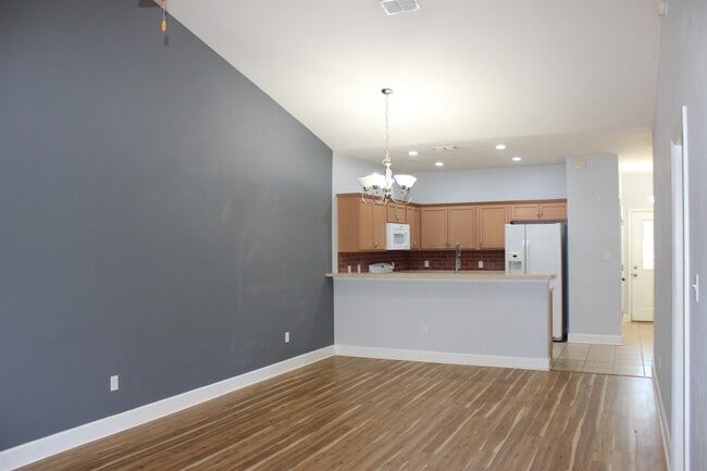 Building Photo - 682 Brooke Hampton Dr