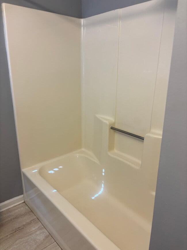 Building Photo - 1460 Crowndale Dr