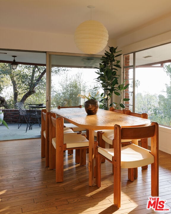 Building Photo - 1575 E Loma Alta Dr