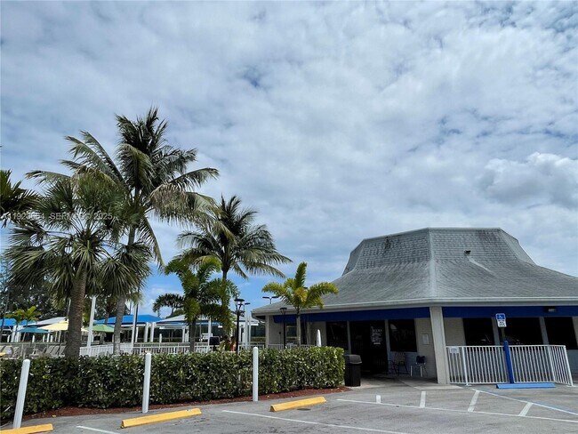 Building Photo - 119 Tilford F