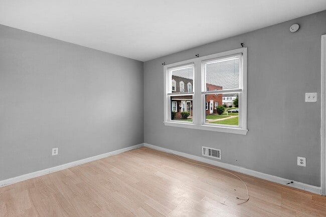 Building Photo - COMING SOON - 2 Bedroom Rental in Temple Hills