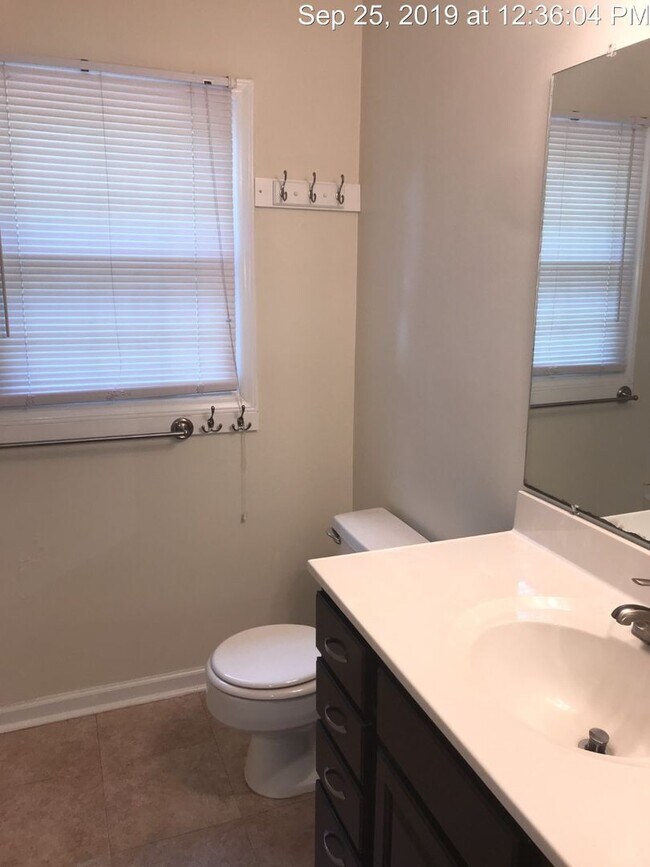 Building Photo - 7035 Darnell St