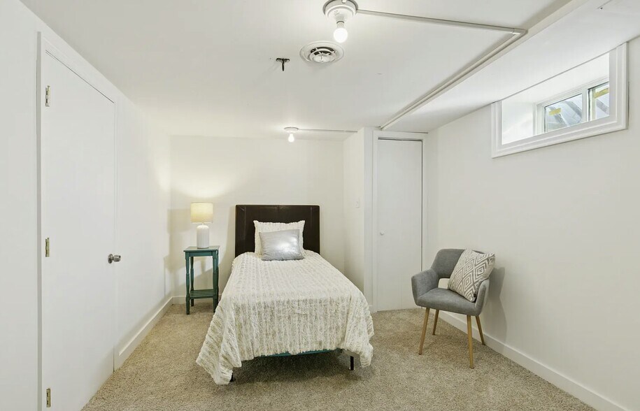 Building Photo - 5749 Pleasant Ave