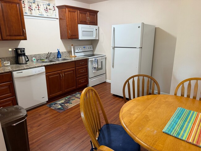 Building Photo - 295 W Rhodena Dr