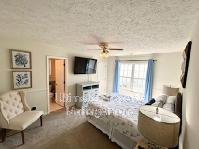 Building Photo - 2447 Frink Lake Dr