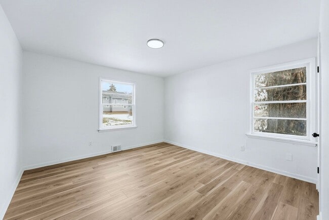 Building Photo - Updated 3 BR with Garage & Basement