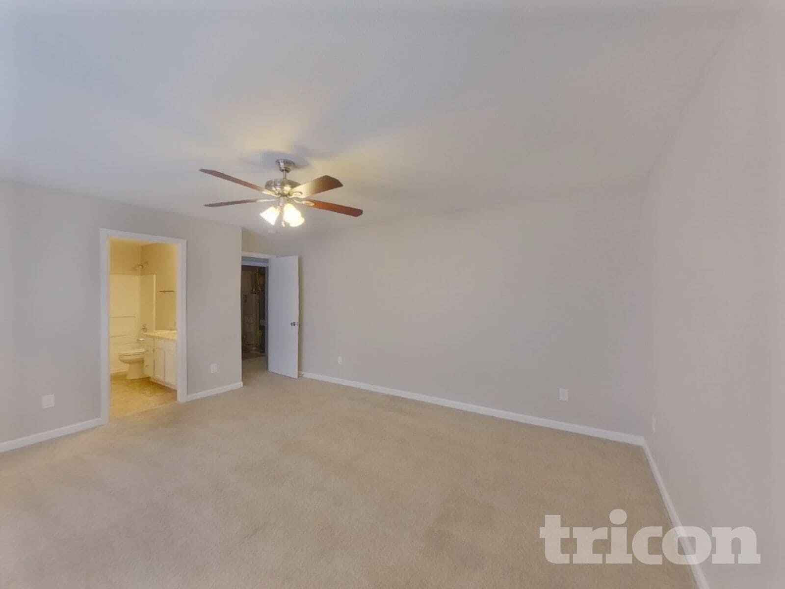 Building Photo - 923 Littleton Dr