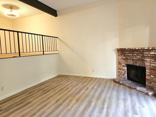 Building Photo - 21141 Lassen St