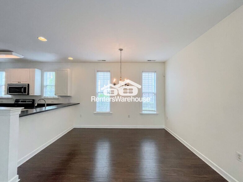 Building Photo - 446 Blue Beech Way