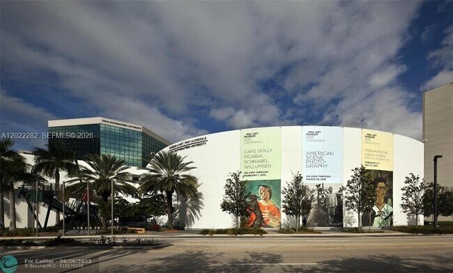 Building Photo - 3210 Canal Dr