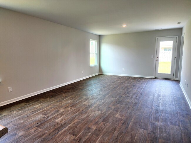 Building Photo - 1015 Course Ln