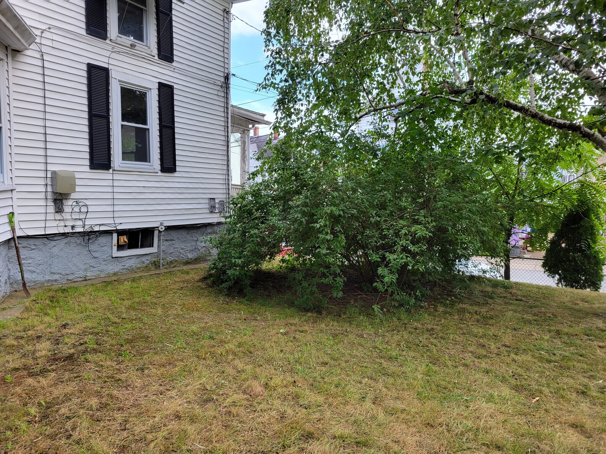 Yard - 27 Phebe St