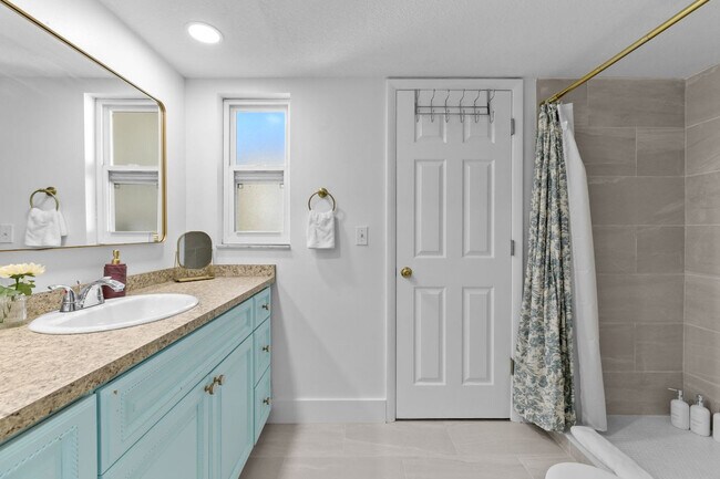 Building Photo - 12263 90th Ave