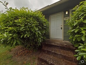 Building Photo - Apartment ~ Close to Campus ~ Cat Friendly