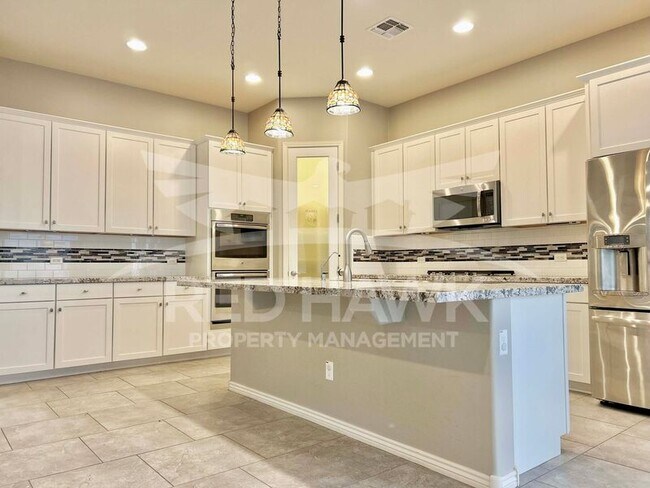 Building Photo - 3567 E Chestnut Ln