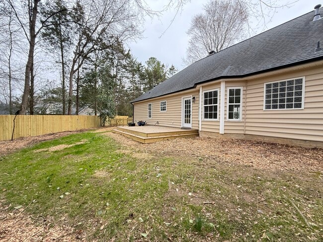 Building Photo - 2539 Springs Dr