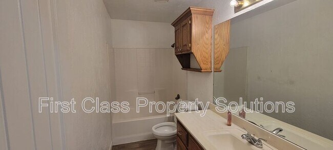 Building Photo - 2816 SE 95th St