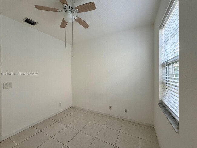 Building Photo - 9133 Pershore Pl