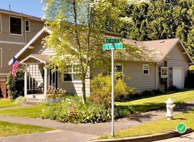 Building Photo - 2Bd/1Ba Issaquah House