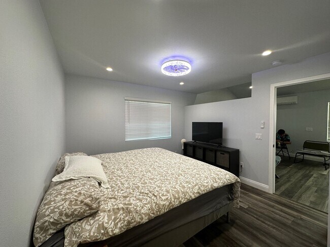 Building Photo - Stunning 1+1 ADU in Agoura Hills