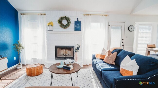 Building Photo - 3904 Split Oak Dr