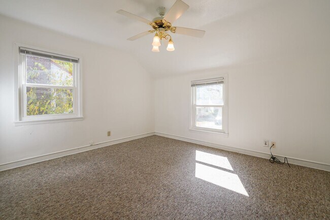 Building Photo - 2 br, 1 bath House - 127 S. ARBOR PARK