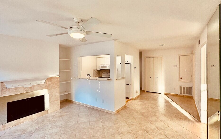 Building Photo - 2333 Bering Dr