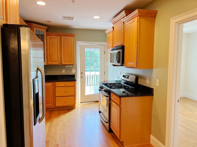 Building Photo - Elegant 3-Bed Condo in Prime Watertown Loc...
