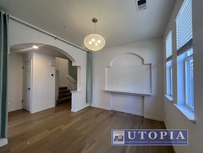 Building Photo - Quiet Beautiful 3 Bed, 2.5 Bath Property Near UCSC