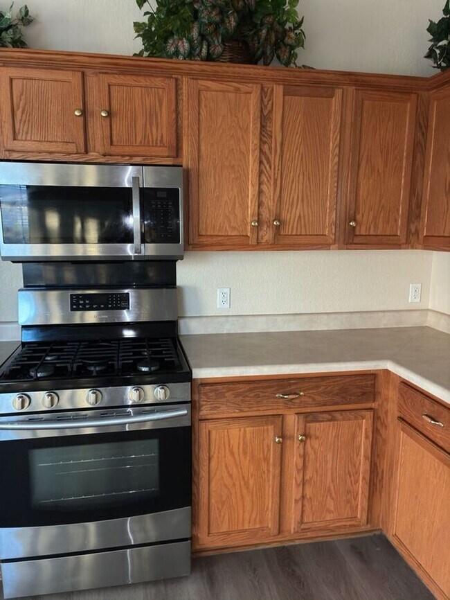 Building Photo - Charming 3BR 2BA w/ Attached Garage • Covered Patio in Pflugerville