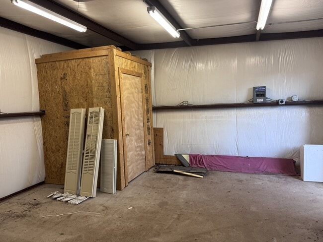 Building Photo - 2118 Westbrook Ave