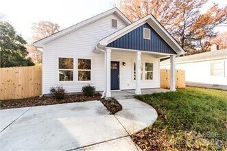Building Photo - 805 Rodey Ave