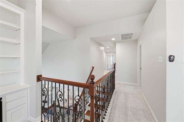 Building Photo - 715 Lakeway Dr