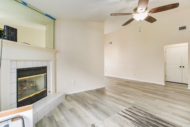 Building Photo - Welcome to this radiant and exquisite home, perfectly situated in a central location!