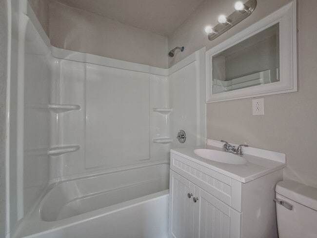 Building Photo - Newly Remodeled FOUR bedroom home in Spencer! FOR RENT!