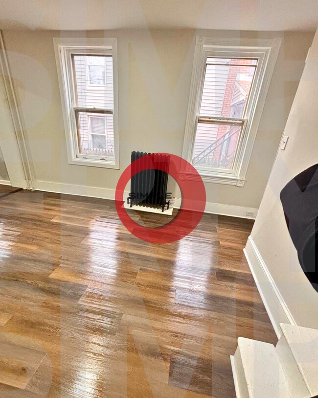 Building Photo - 340 S 5th St