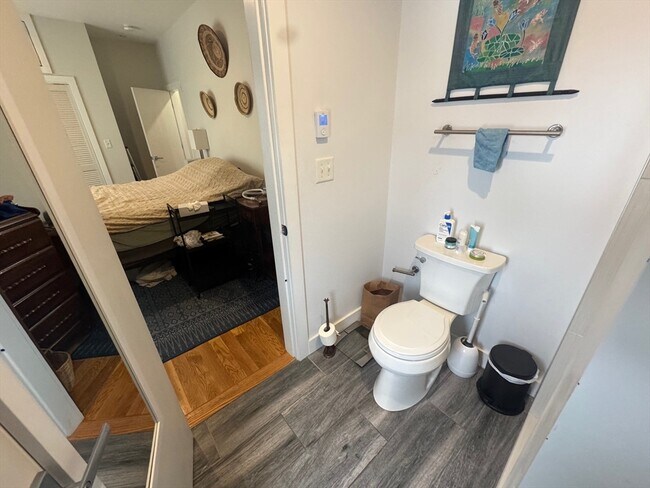 Building Photo - 9 Harding St