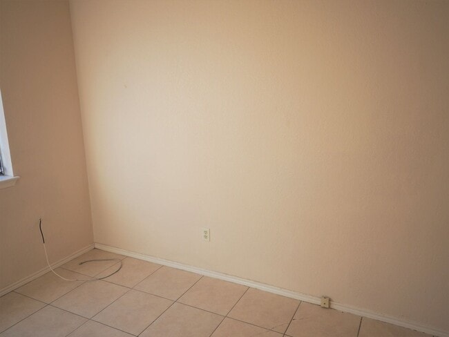 Building Photo - 1401 Hermitage Dr