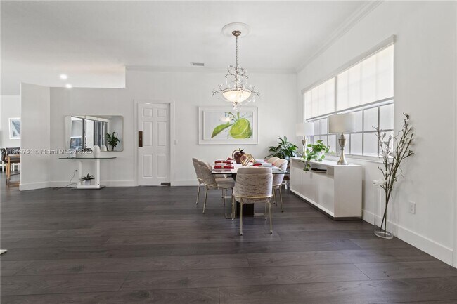 Building Photo - 1046 SW 159th Way