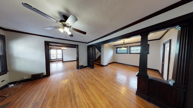 Building Photo - 3924 Warwick