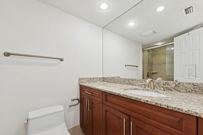 Building Photo - 3000 N Ocean Dr